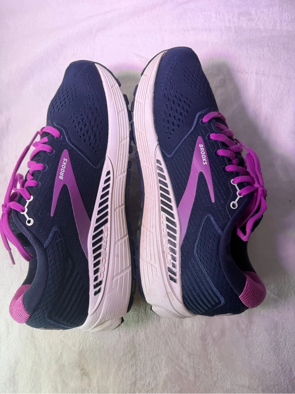 Brooks Ariel Women's Running Shoe - Navy with Pink Accents